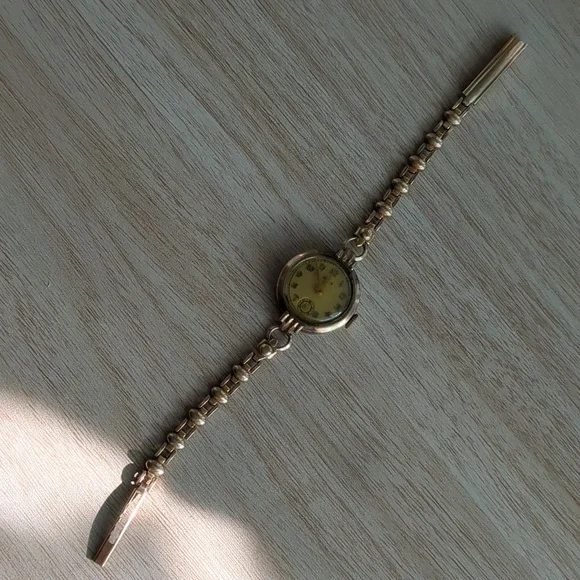 Doric 12k Gold Filled Vintage Watch - Picture 2 of 3